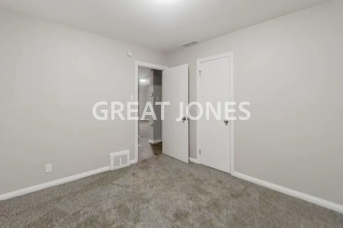 Building Photo - 2422 Wieck Dr