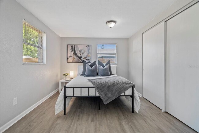 Building Photo - 4220 E Powhatan Ave