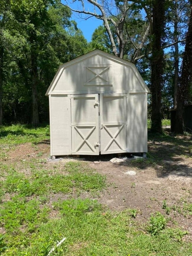 Building Photo - 205 Pleasant Dr