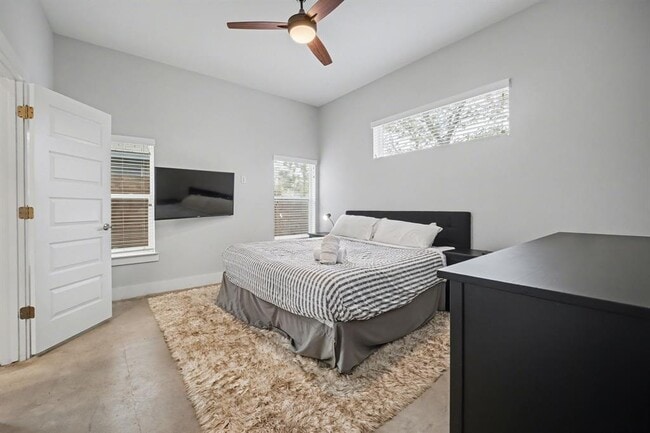 Building Photo - 6700 Canal St