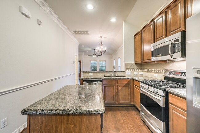 Building Photo - 3521 Clearview Cir