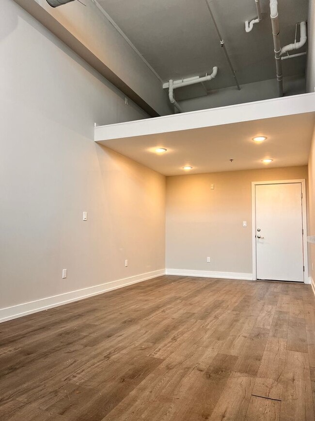 Building Photo - 4627 E. Thompson-2 Bed