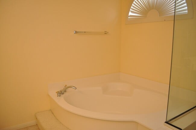 Building Photo - Lovely Single Story Home in Silverado Cany...