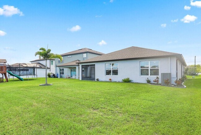 Building Photo - 910 Golden Shiner Ave