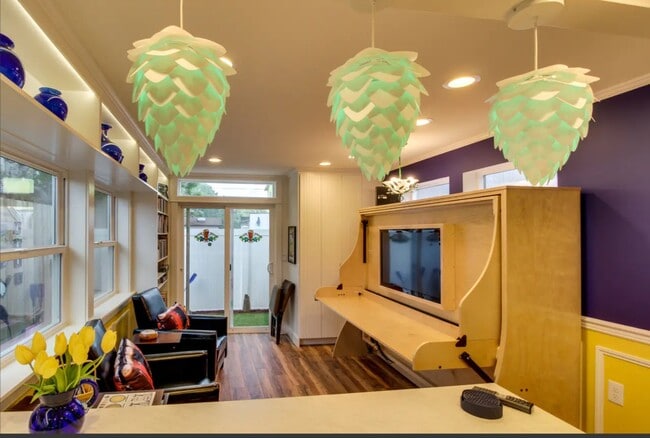 Building Photo - 6625 Amherst N St