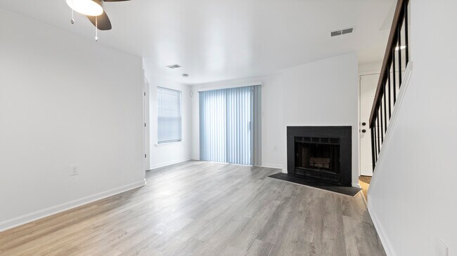 Building Photo - 4389 Pembrook Village Dr
