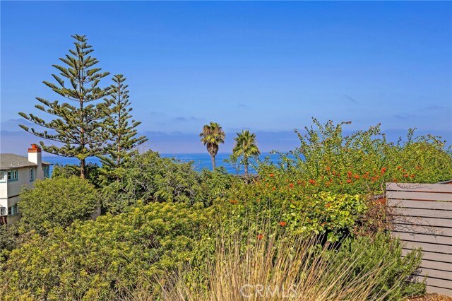 Building Photo - 2699 Solana Way