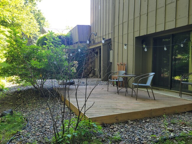 Building Photo - 1859 Yuma Ln N