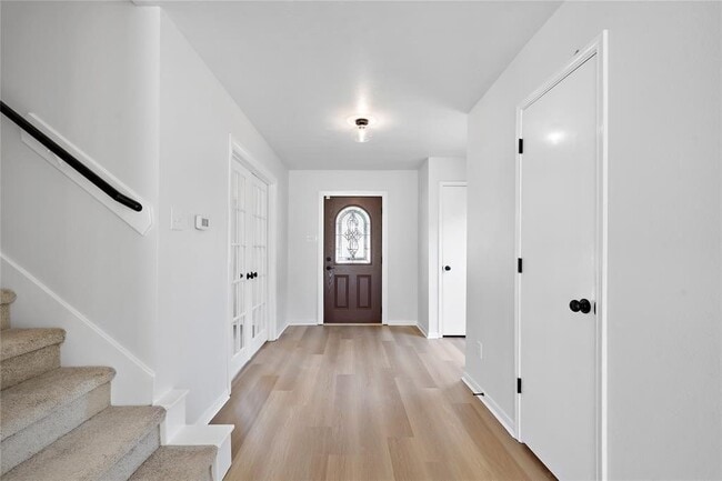 Building Photo - 22823 Tara Way Dr