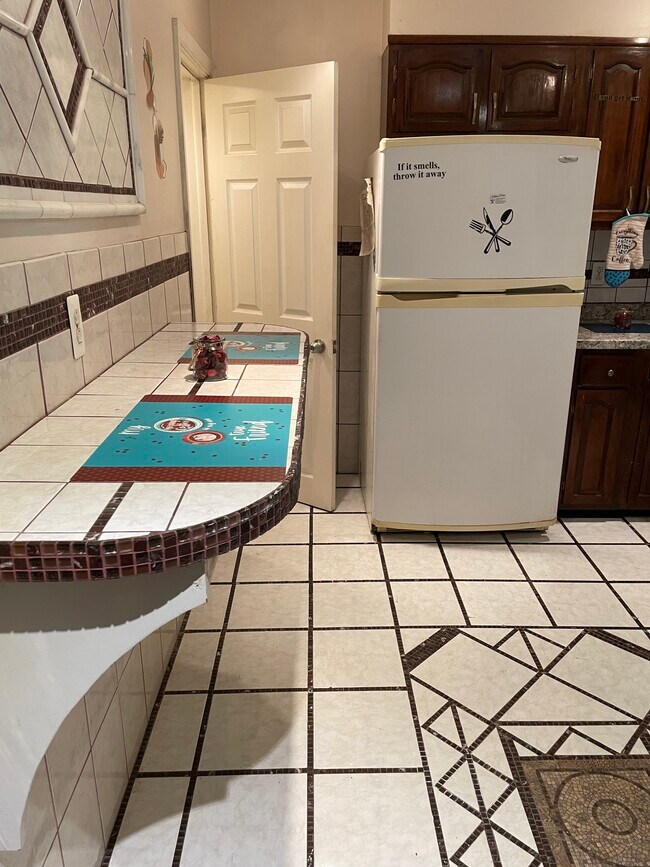 Kitchen - 924 Fulton St