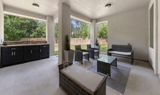 Building Photo - 1622 Helena Dr