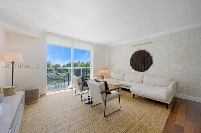 Building Photo - 10275 Collins Ave