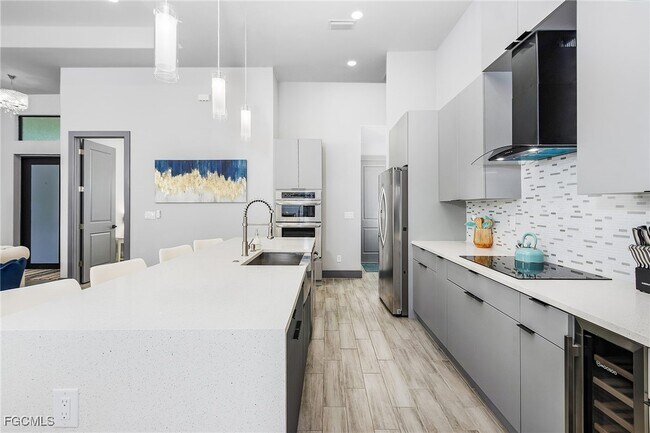 Building Photo - 1802 SW 2nd Terrace