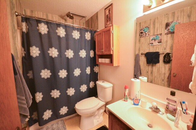 Building Photo - 2228-2234 2nd St SW