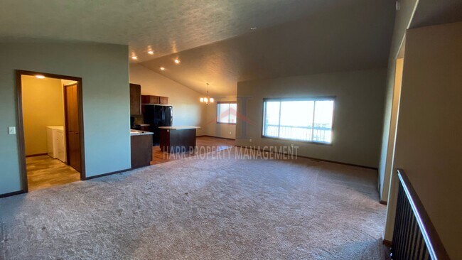 Building Photo - East Sioux Falls Twin Home