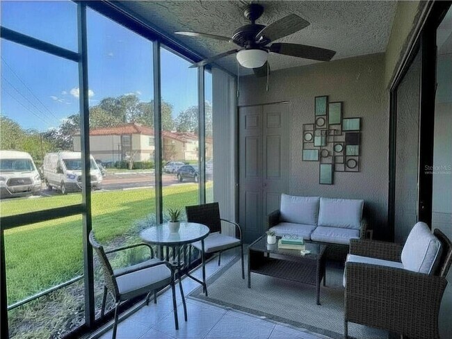 Building Photo - 3233 Candle Ridge Dr