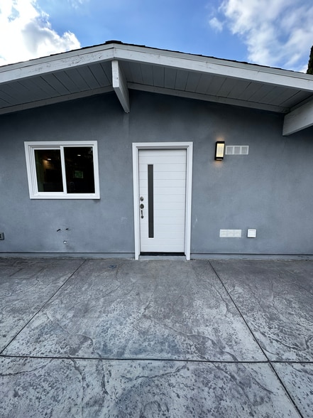 Building Photo - 9551 Cordero Ave