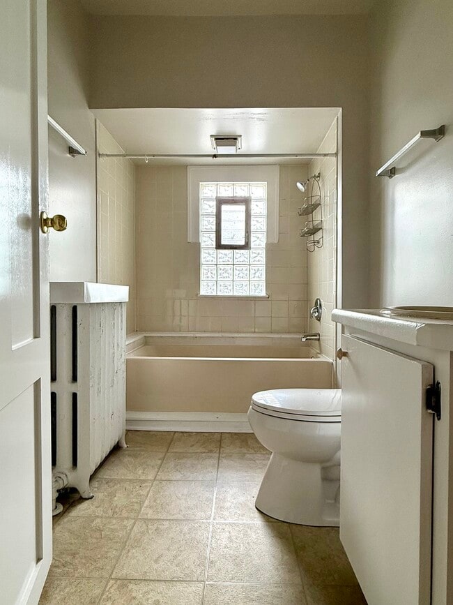 Building Photo - 943 W Galena Blvd