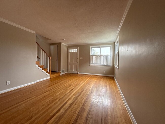 Building Photo - Three Bedroom 1 Bath house in Baltimore
