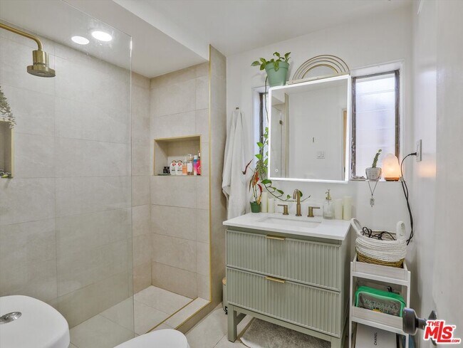 Building Photo - 6921 Pso Del Serra