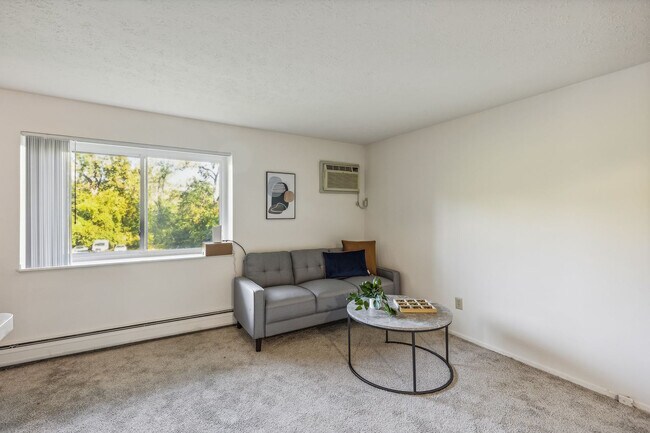 Primary Photo - 5556 Broadview Rd
