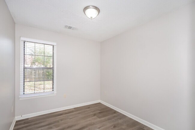 Building Photo - 2106 Charles Bryan Rd