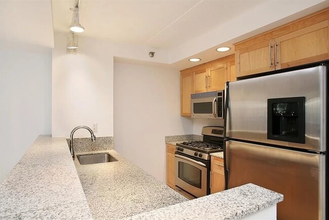 Building Photo - 53 Boerum Pl