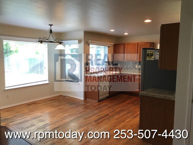 Building Photo - Beautiful 4 Bedroom Home in South Hill!