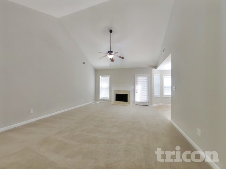 Building Photo - 94 Jackson Farms Dr