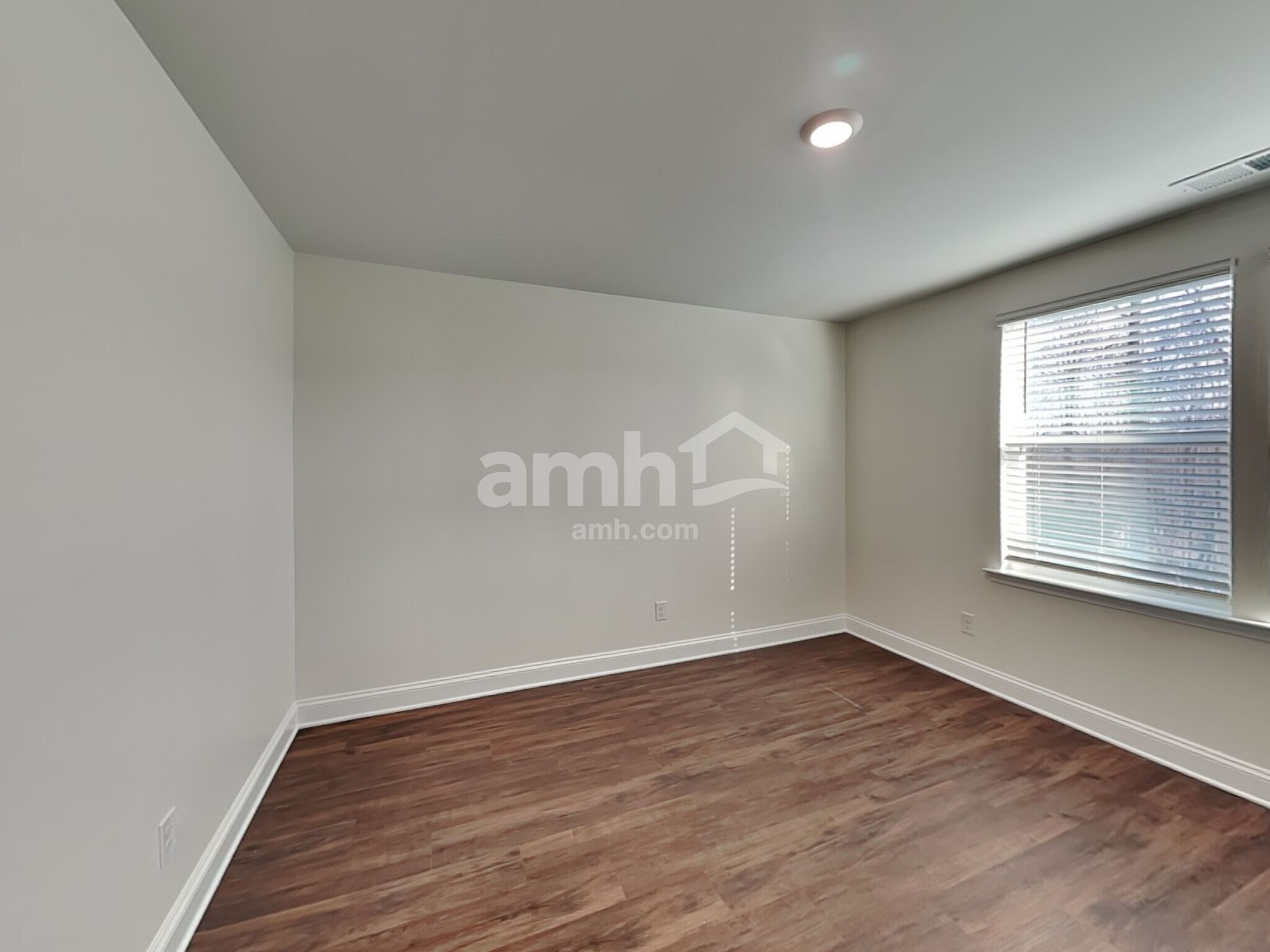 Building Photo - 628 Rivermist Dr