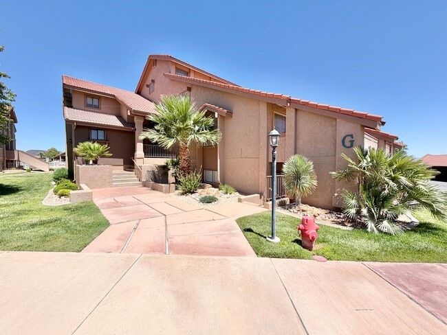 Building Photo - Furnished Resort Style Living - Getting freshly remodeled! Very Nice Sports Village Condo with lo...