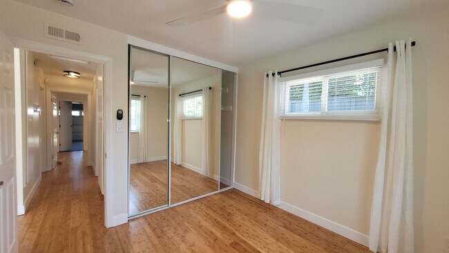 Building Photo - Stunning remodel in ideal location!