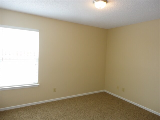 Building Photo - 12764 Howe Rd