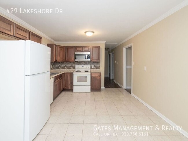 Building Photo - 429 Lakeshore Dr