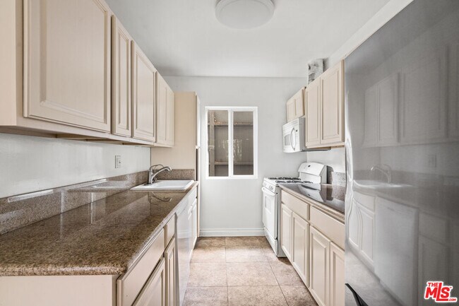 Primary Photo - 616 Vernon Ave