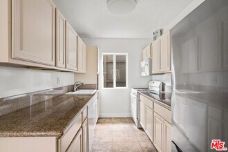 Building Photo - 616 Vernon Ave