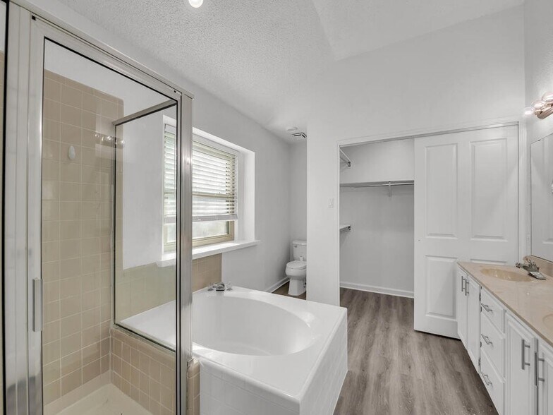 Building Photo - 307 Illinois Dr