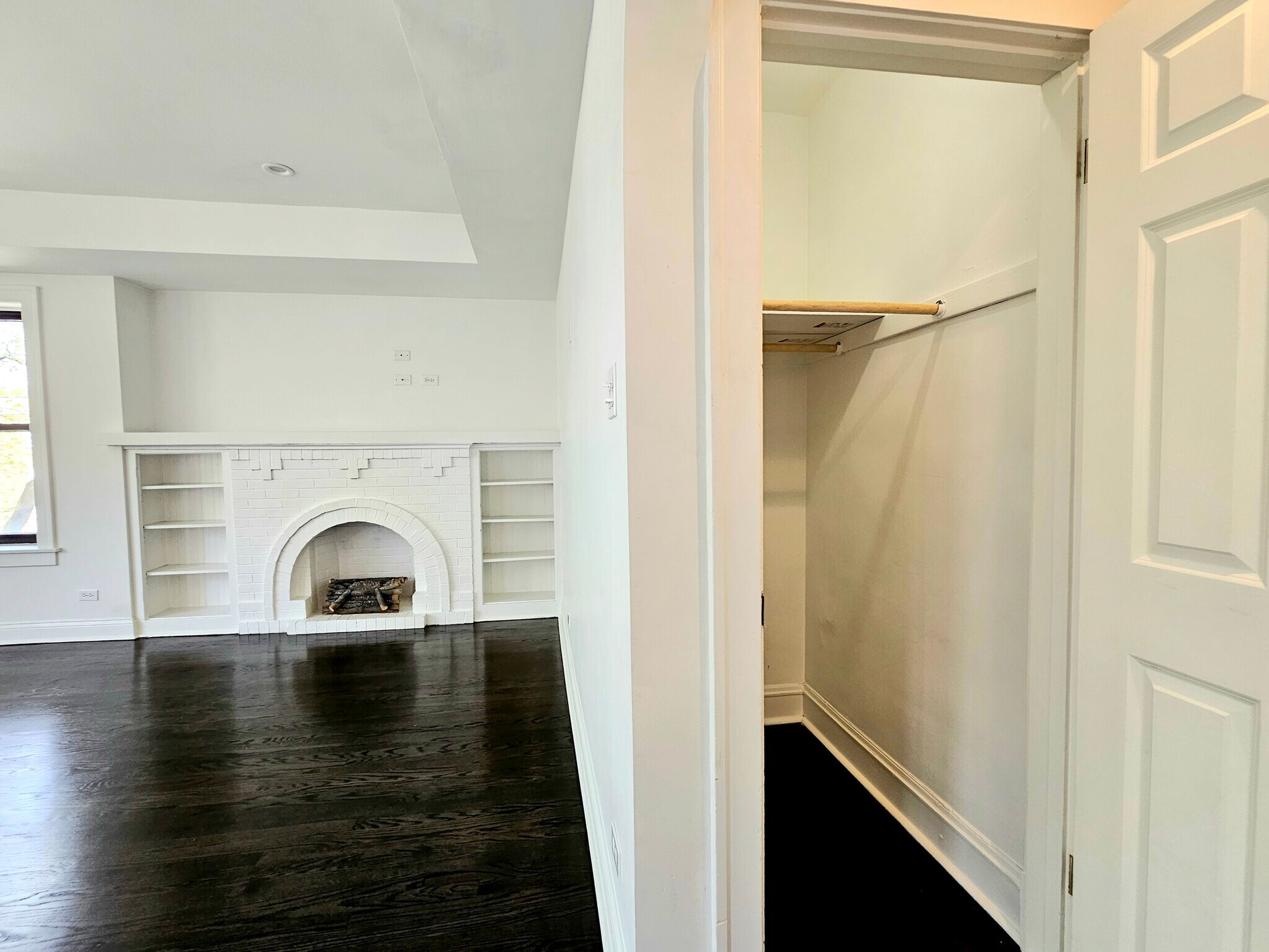 Building Photo - 2209 W Arthur Ave