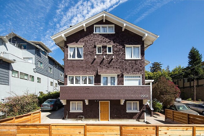 Beautiful exterior Located one block from campus - 2901 Channing