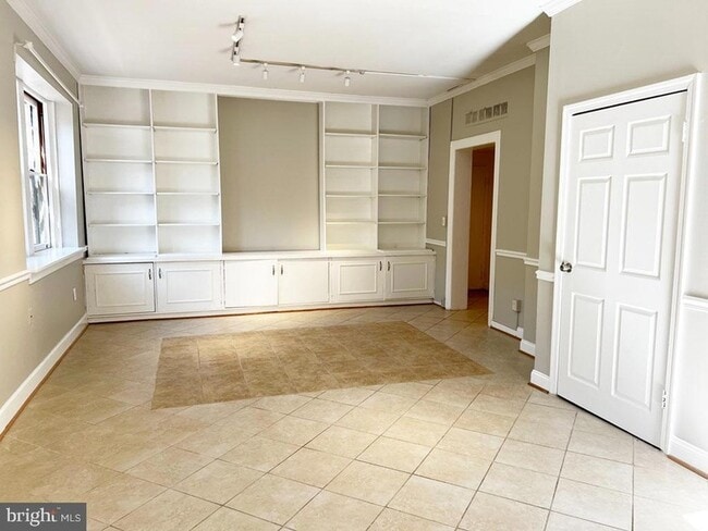 Building Photo - 3014 Dent Pl NW