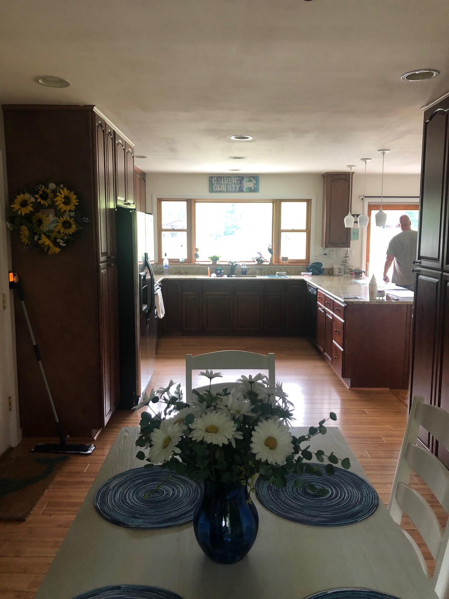 Kitchen - 13101 Harbor Ln