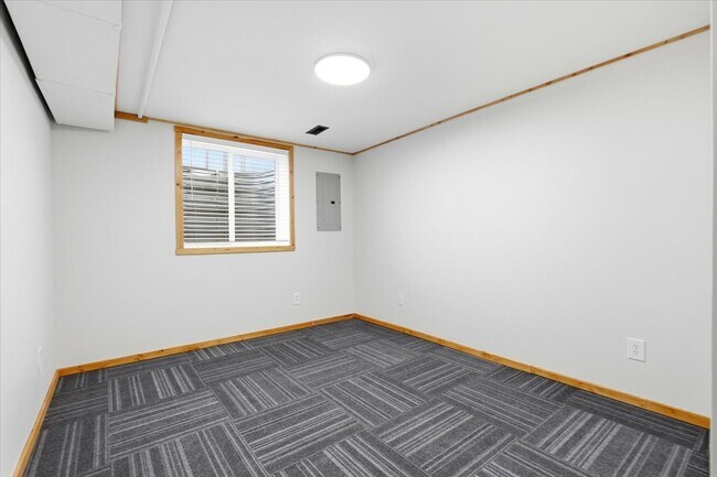 Building Photo - 6743 Kamloops Dr