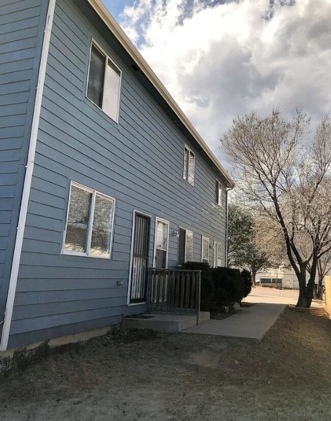Building Photo - 4321 Lashelle Ave