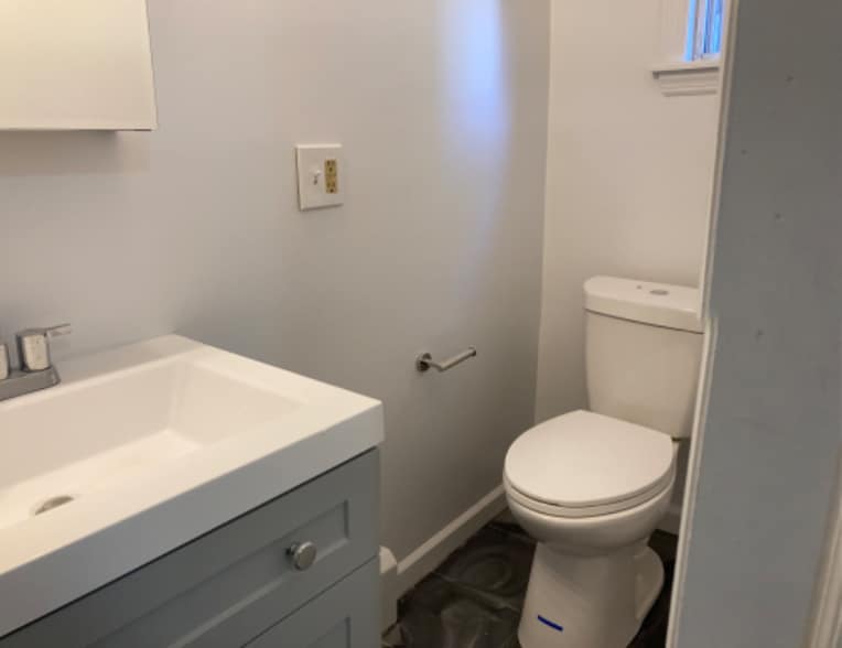 Building Photo - 102 Evergreen St