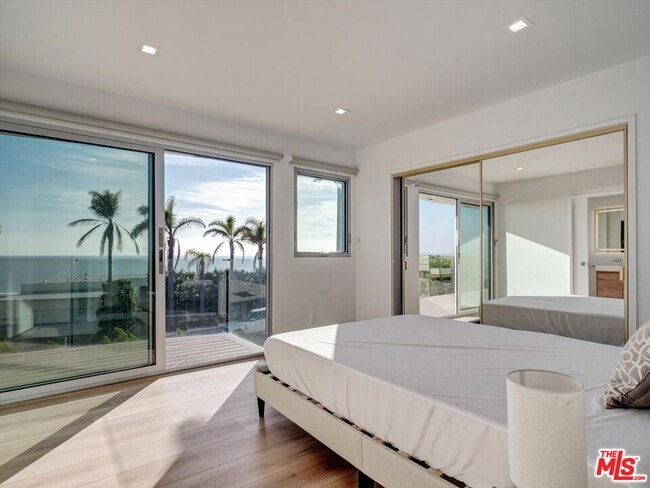 Building Photo - 18109 Coastline Dr