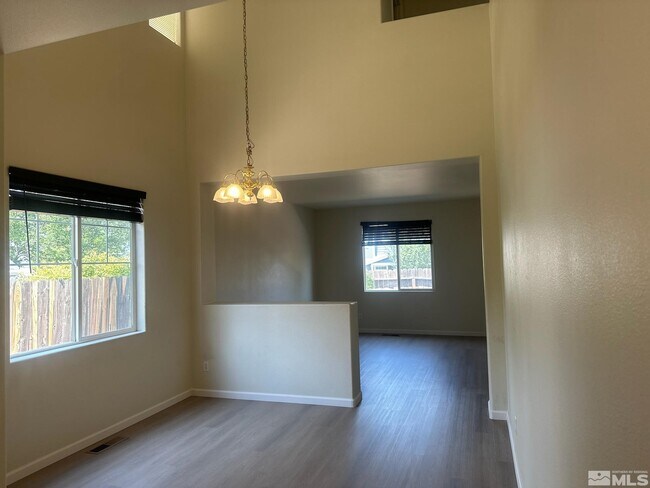 Building Photo - 5911 Sapphire Ridge Ct