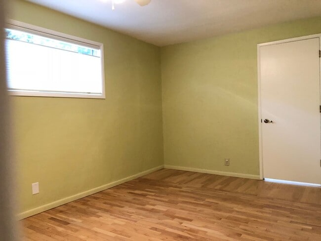 Building Photo - Beautiful Two-Bedroom Home With Large Bonus Room