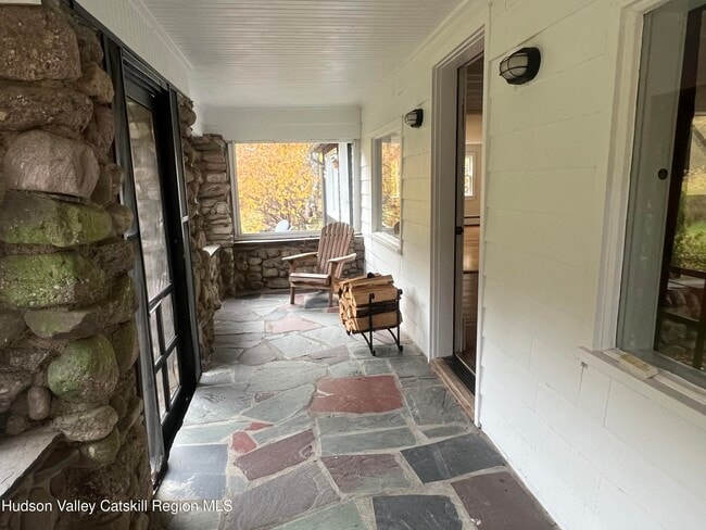 Building Photo - 654 Watson Hollow Rd