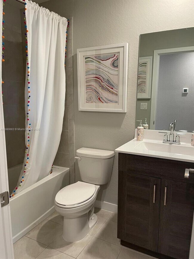 Building Photo - 2423 SE 11th St