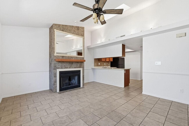 Building Photo - 2020 W Union Hills Dr